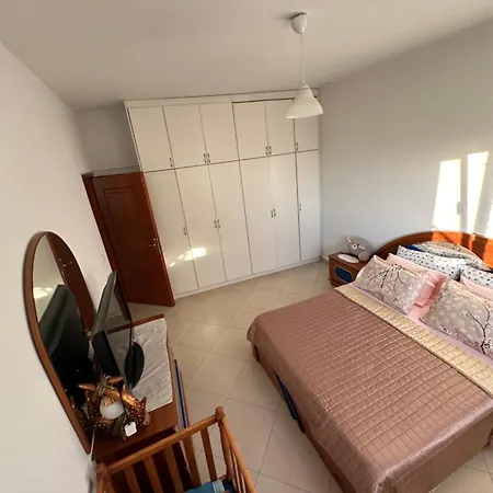 Te Nana's Farm Konispol