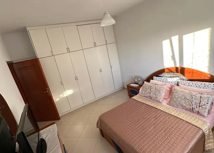 Te Nana's Farm Konispol